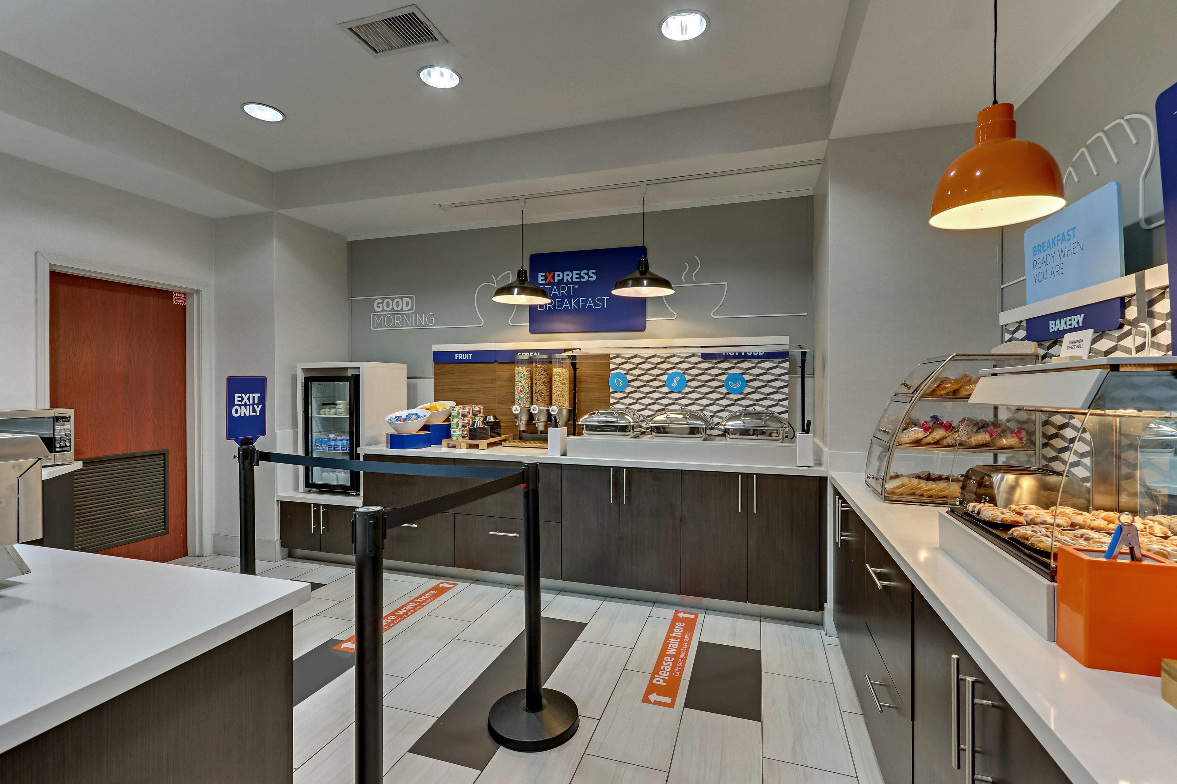 Holiday Inn Express Hotel And Suites Weatherford By Ihg Bagian luar foto