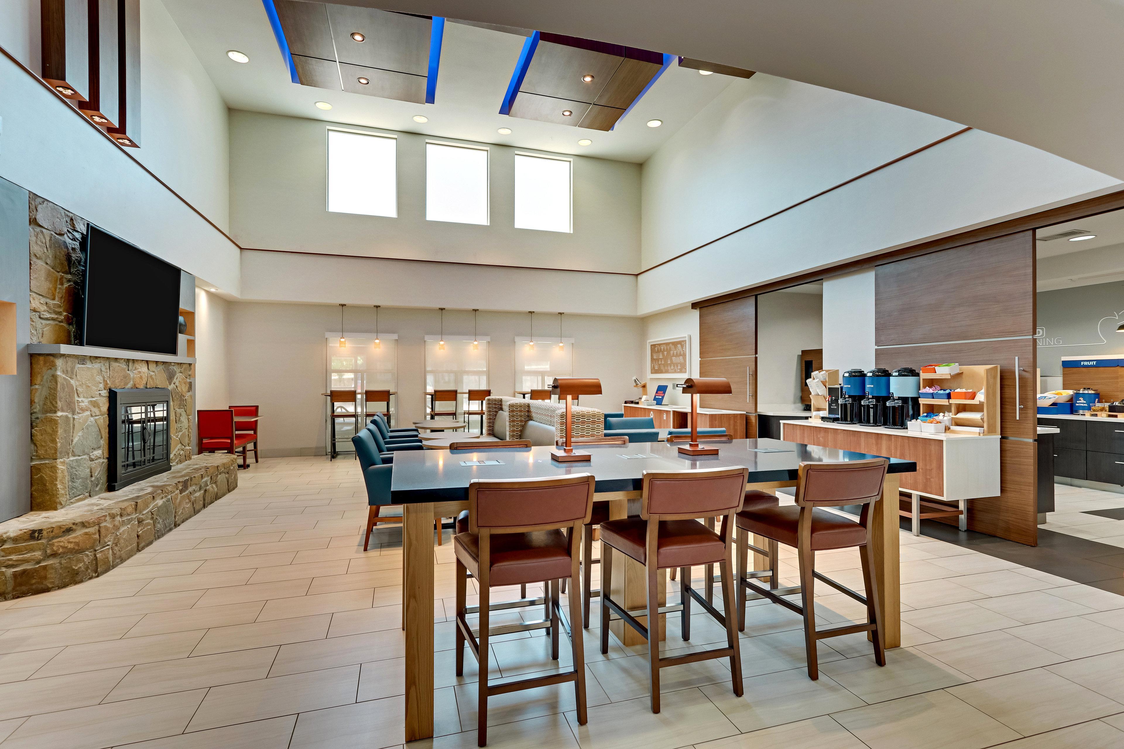 Holiday Inn Express Hotel And Suites Weatherford By Ihg Bagian luar foto