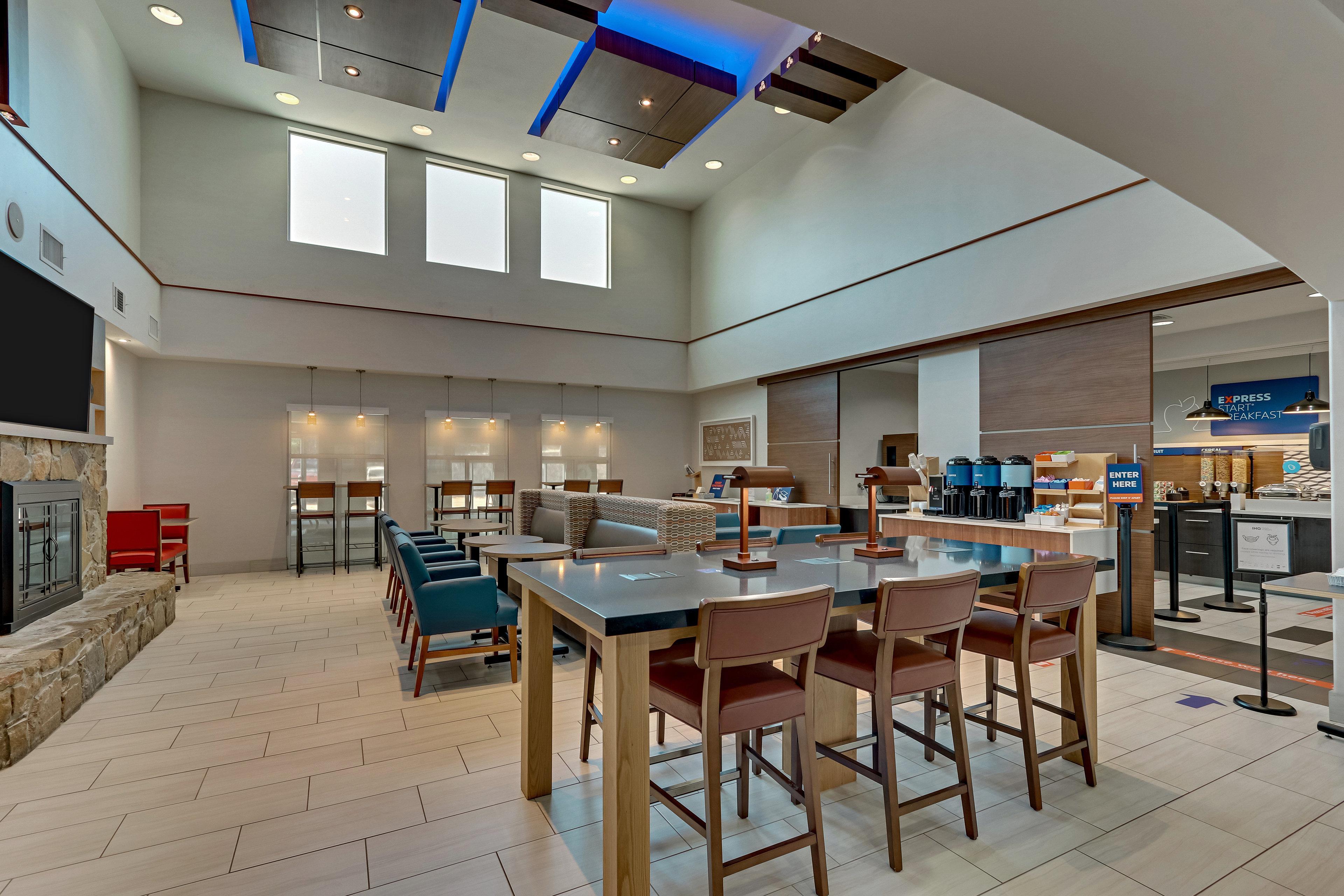 Holiday Inn Express Hotel And Suites Weatherford By Ihg Bagian luar foto